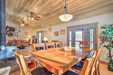 Сельский дом Pagosa Springs Gem W/ Yard, Decks + Mtn Views!