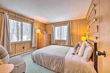 茅舍 1 Block To Lake: Poconos Getaway W/ Fire Pit!