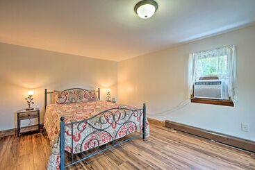 קוטג'' Updated Bolton Home W/ Fire Pit!