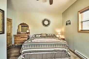 کلبه Red Lodge Retreat W/ Hot Tub: 3 Blocks To Downtown