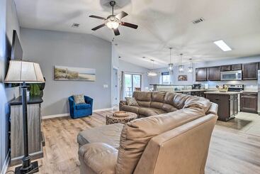بيت ريفى Spacious Navarre Retreat W/ Fenced In Yard!