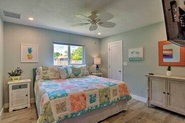 茅舍 Tasteful Home W/ Patio + Grill < 2 Mi To Beach!