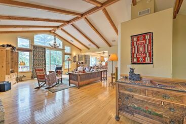 별장 Beautiful View Home W/ Fenced Yard, 5 Mi To Lake!