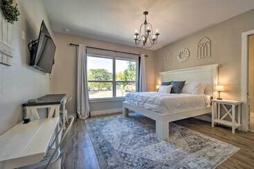 별장 Brand New Modern Canyon Lake Escape W/ Fire Pit!