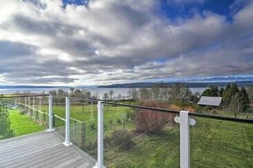 بيت ريفى Breathtaking Port Ludlow Home W/ Deck & Yard