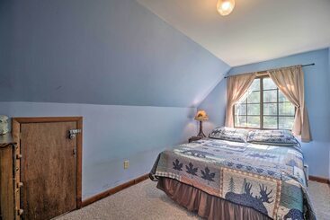 بيت ريفى Lake Placid Chalet: Deck & Forest Views!