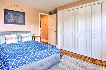 コテージ Coastal Abode W/ Beach Views, Walk To Beach & Bars