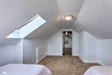 بيت ريفى Coastal Portsmouth Home W/ Bay Access Near Newport