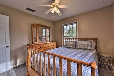 コテージ Cozy Home W/ Fenced Yard < 1 Mi Downtown Matthews!