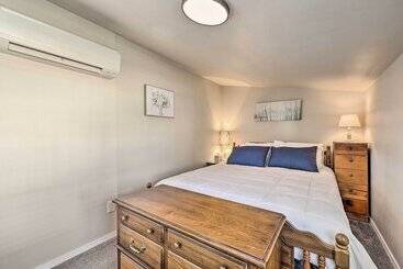 کلبه Cozy Rogers Home W/ Patio, Near Downtown!