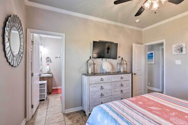 茅舍 Walk To Shore: Crystal Beach Coastal Home!