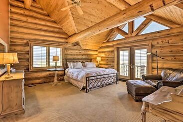 بيت ريفى Skiing & Hiking Access: Spacious Granby Cabin!