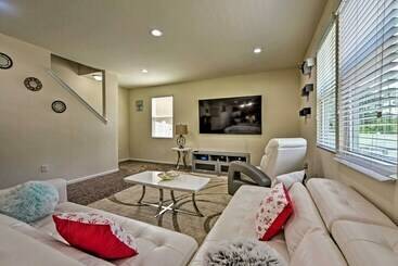 بيت ريفى Jax Home W/ Yard  10 Mi To Adventure Landing!