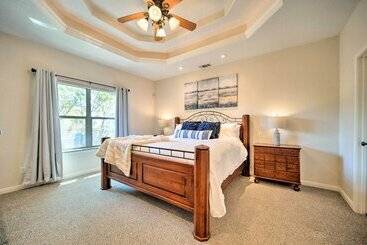 별장 Luxe Canyon Home: Decks, Hot Tub + Lake Views