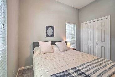 茅舍 Modern Retreat   4 Miles To Isle Of Palms Beach!