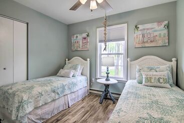 بيت ريفى Ocean View Escape W/ Sunroom + Water Access!