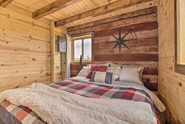 קוטג'' Serene Views: Quiet Farmhouse Cabin In Wisconsin!