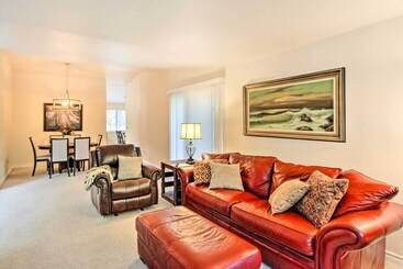 بيت ريفى Quiet Lakefront Olympia Home W/ Dock On Half Acre