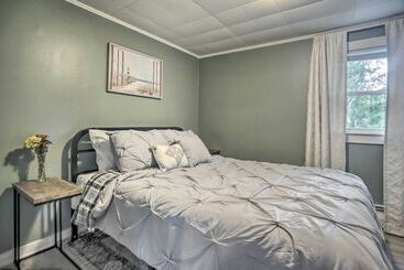 Buttermilk Cottage In Cape Cod: Steps To Beach