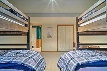 کلبه Spacious Dover Refuge ~ 5 Mi To Mount Snow!