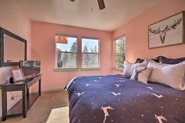 קוטג'' Sugar Bear Lodge W/ Game Room 5 Mi To Village!