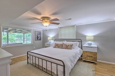 별장 The Lake Escape: Boat Dock, Fire Pit, Kayak!