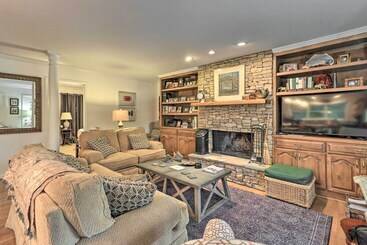 별장 Arcade Cove Lake Martin Home W/ Private Dock!