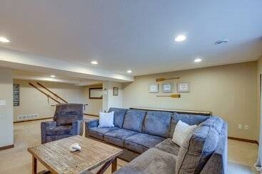 コテージ Beautiful Breezy Point Home W/ Beach & Dock!