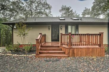 コテージ Blue Ridge Acres , Riverfront Home W/ Deck