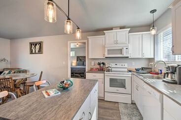 Canal Cottage  Retreat W/ Dock & Waterfront Views