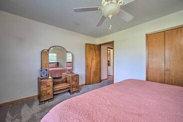 بيت ريفى Charming Clayton Home ~ 4 Mi To Sardis Lake!