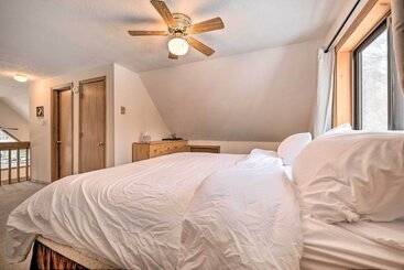 별장 Walk To Arrowhead Lake: Cabin W/ Private Hot Tub!