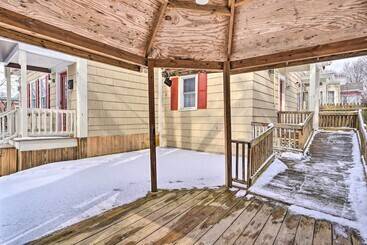 קוטג'' Dog Friendly Downtown Auburn Vacation Rental!