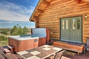 بيت ريفى Exquisite Log Home With Lander Valley Views!