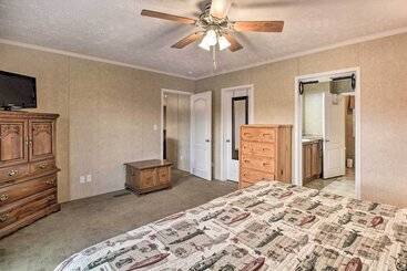 茅舍 Family Lake Retreat W/ Screened Deck!