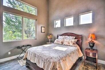 بيت ريفى Gorge Retreat    Modern Carson Home W/ Mtn Views!