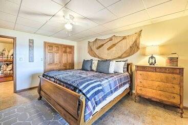 بيت ريفى Shared Hot Tub, Pool & Dock: Lakefront Grove House