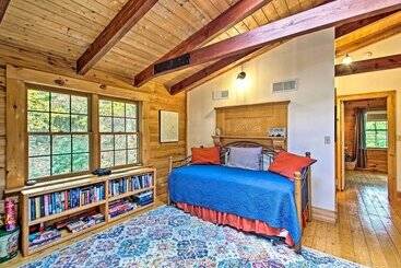 Сельский дом Massanutten Resort Log Cabin W/ Mountain Views!