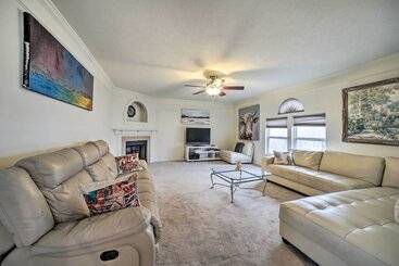 コテージ Pet Friendly Apollo Home W/ Furnished Deck!