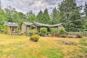 بيت ريفى Quaint Northwestern Home W/ Beach Access!