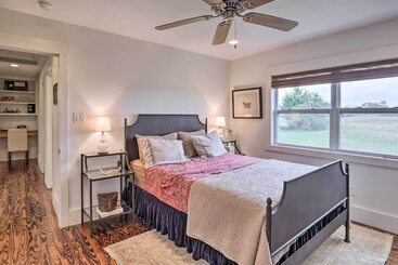 קוטג'' Secluded Texas Farmhouse: 12 Mi To La Grange!