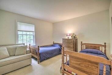 Сельский дом Spacious Mercersburg Home At Whitetail Resort
