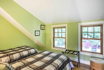 コテージ Sugar Berry Remodeled Laughlintown Craftsman Home!