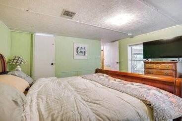 별장 The Whacky Shack  Family Cabin W/ Fire Pit!