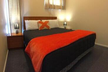 Bucklands Beach Waterfront Motel