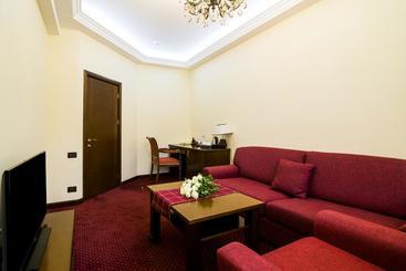 Elegant Hotel & Resort