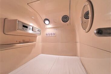 מלון כמוסות Star Capsule Okinawa