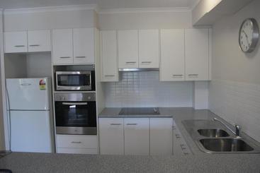 هتل Grangewood Court Apartments