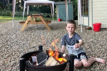 בית מלון כפרי Keepers Meadow Campground