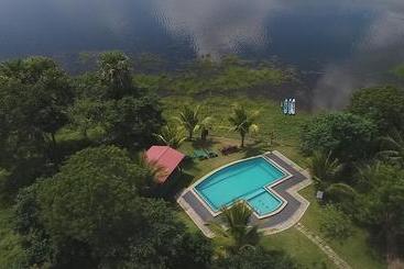 פנסיון Pharo Lake